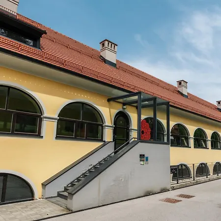 Dvorec Trebnik - Sobe Hotell