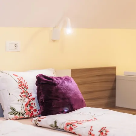 Dvorec Trebnik - Sobe 3*