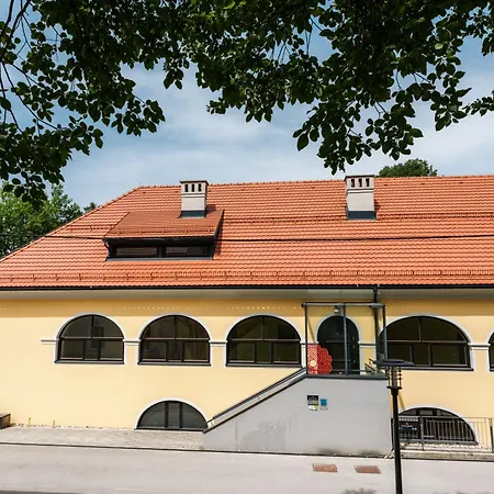 Hotell Dvorec Trebnik - Sobe