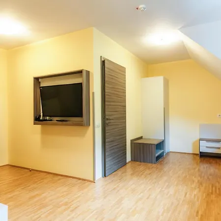 Dvorec Trebnik - Sobe 3*