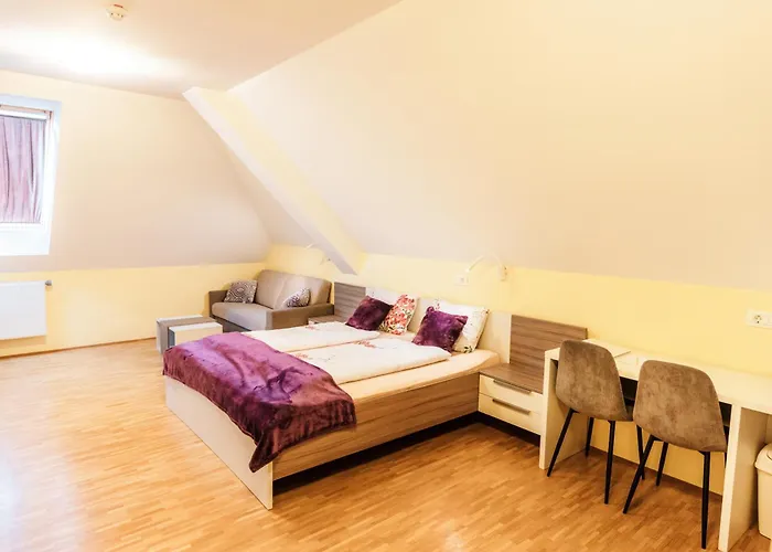 Dvorec Trebnik - Sobe