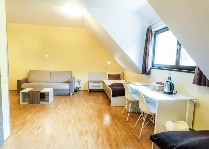 Dvorec Trebnik - Sobe Hotel 3*