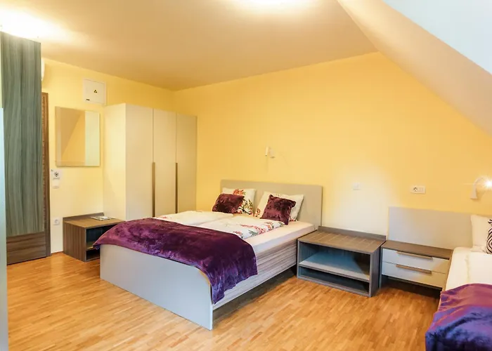 Dvorec Trebnik - Sobe