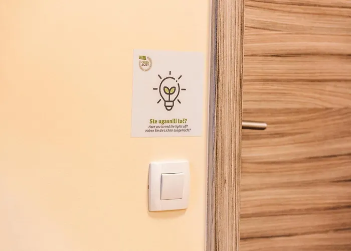 Dvorec Trebnik - Sobe 3*